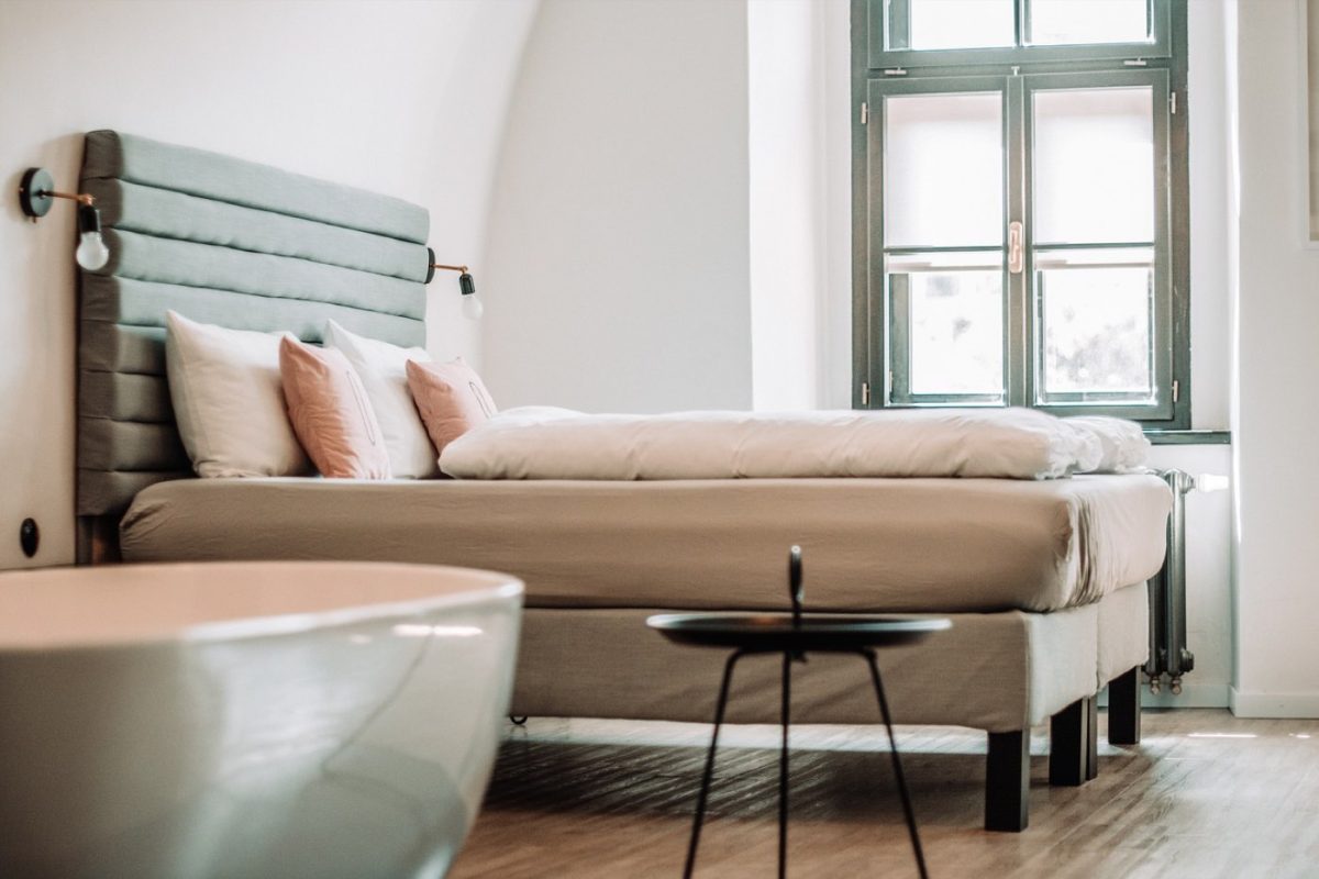 Comparatif Accor vs Marriott pour un séjour en France