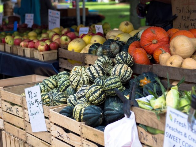 Meilleurs marchés de produits locaux, tables et saveurs