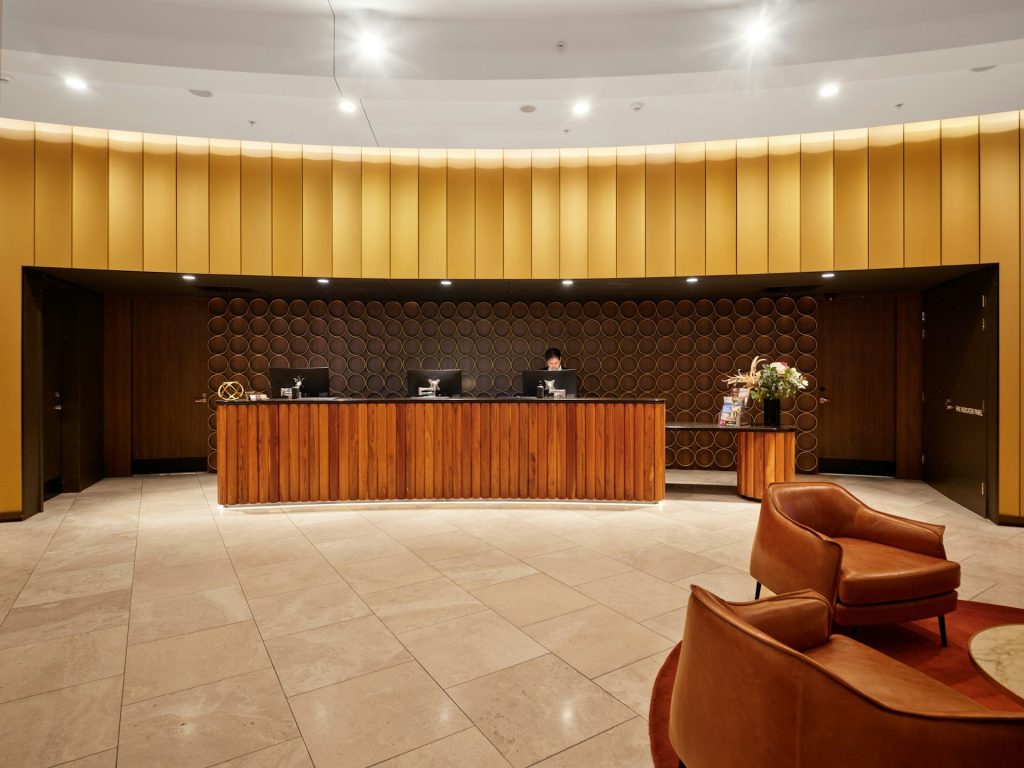 Comptoir de réception d’un hôtel