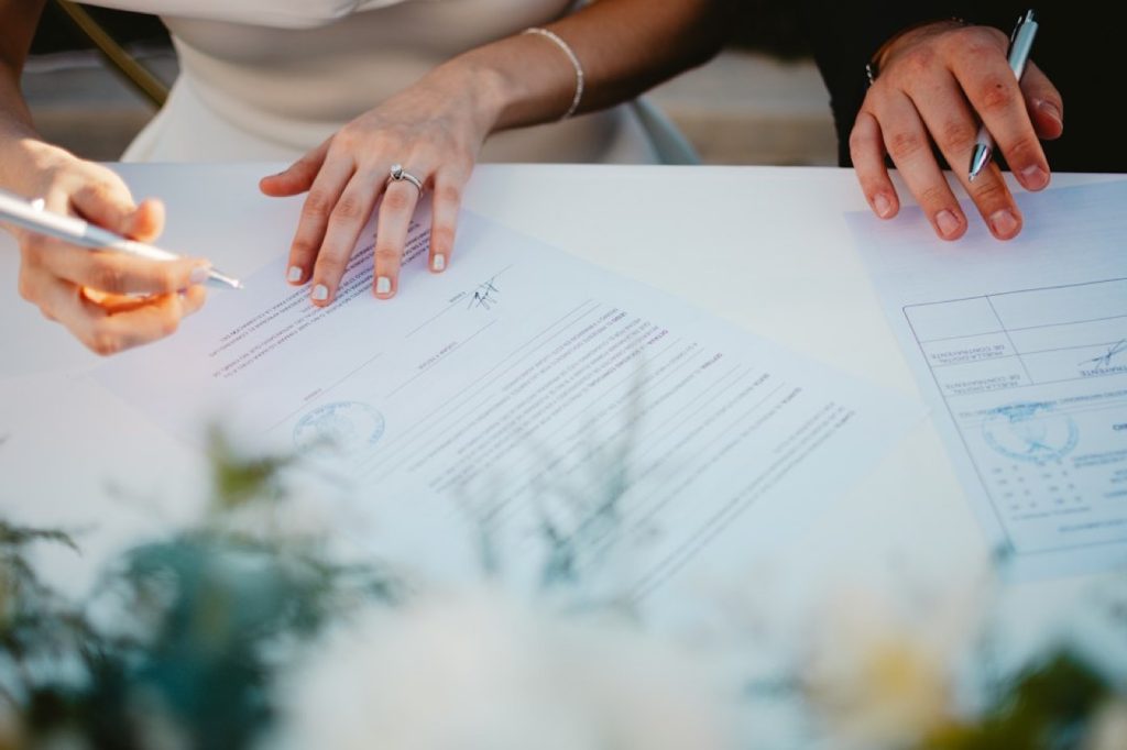 PACS et mariage : avantages fiscaux identiques
