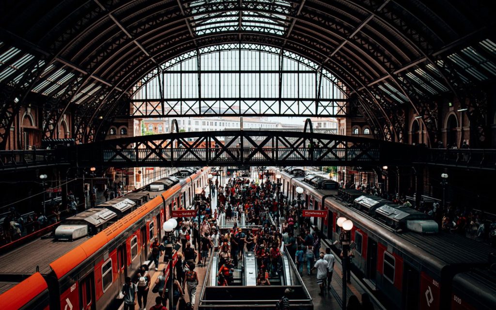 Train ou voiture : comparer temps, coût et empreinte