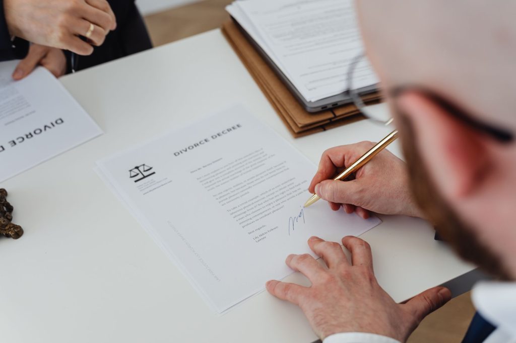Couvre-feu à Paris : quelles conséquences financières pour les mariages en 2026 ?