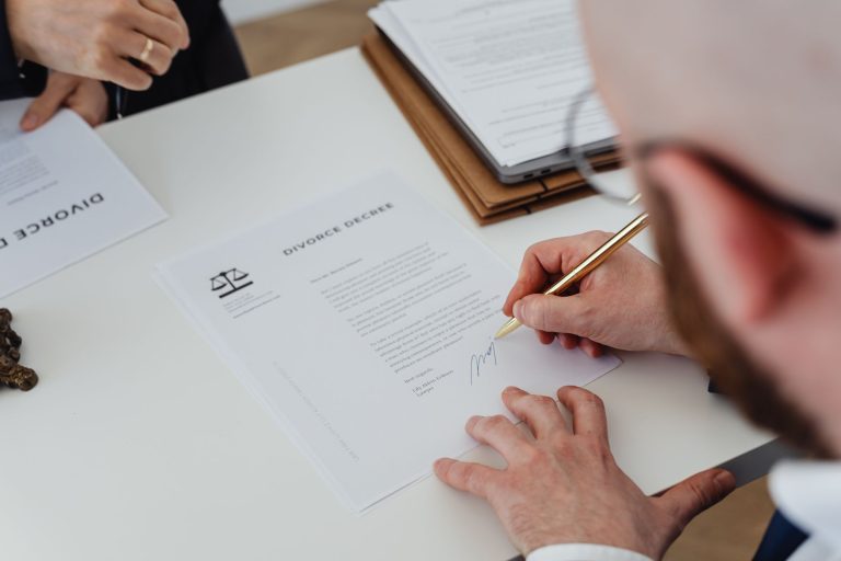 Couvre-feu à Paris : quelles conséquences financières pour les mariages en 2026 ?