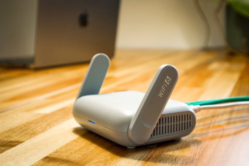 WiFi lent : causes et solutions pour améliorer votre connexion